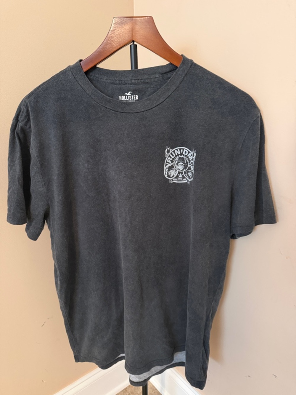 Hollister Black Short Sleeve Graphic Crew Tee